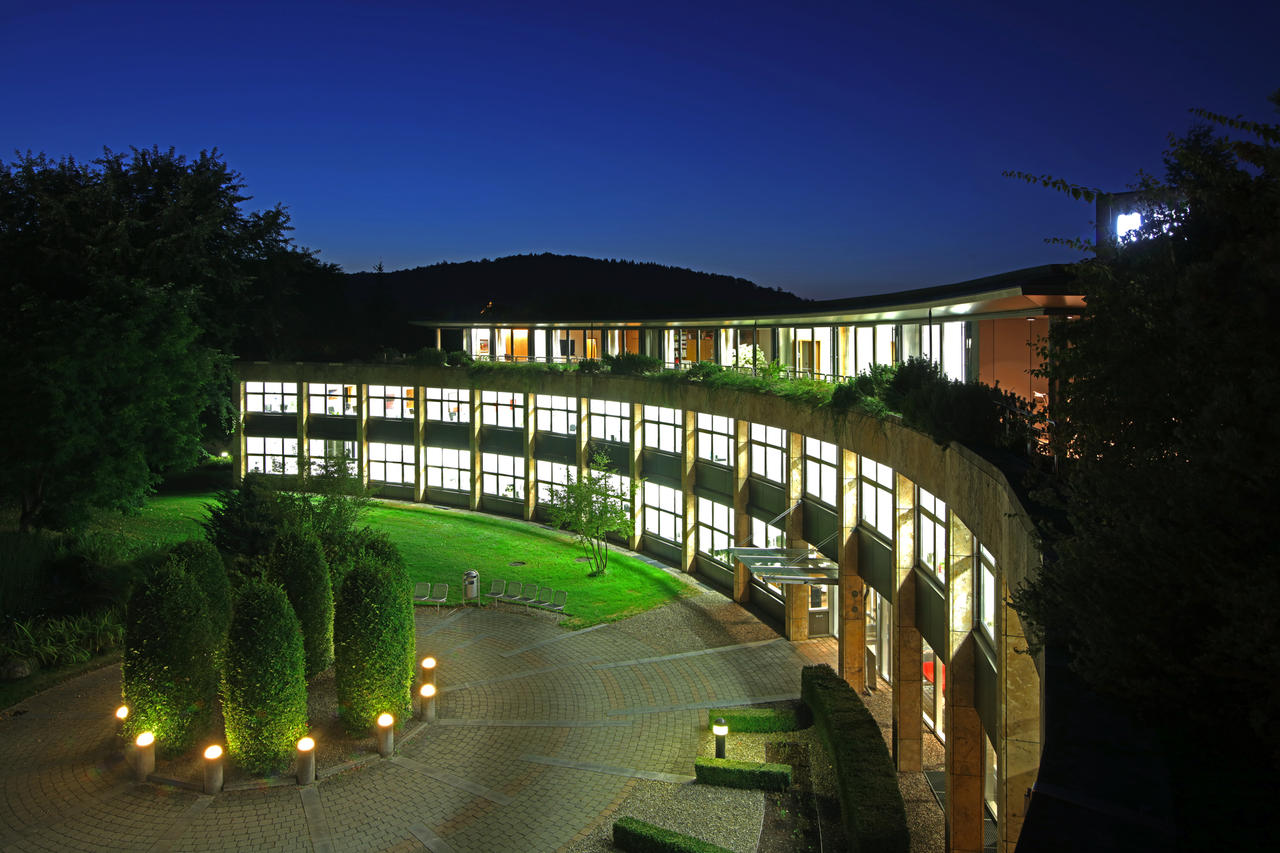 IHK-Gebäude bei Nacht