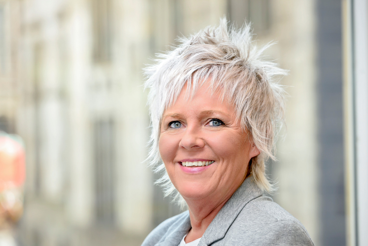 Claudia Busch