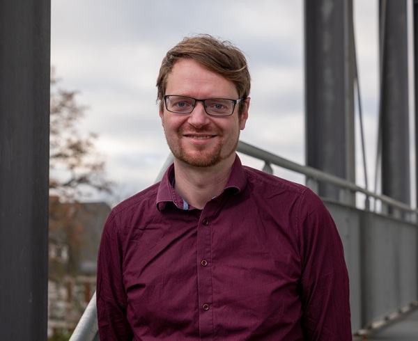 Dr.Sven Saage