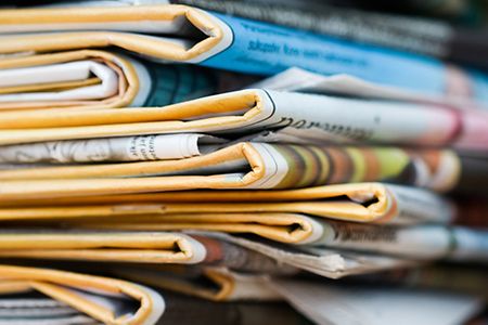 Zeitungsstapel_Fotolia_2814968_M