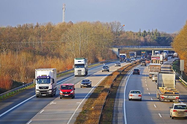 highway-gbd3451069_1920