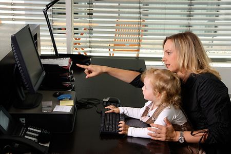 Symbolbild zur Vereinbarkeit von Familie und Beruf