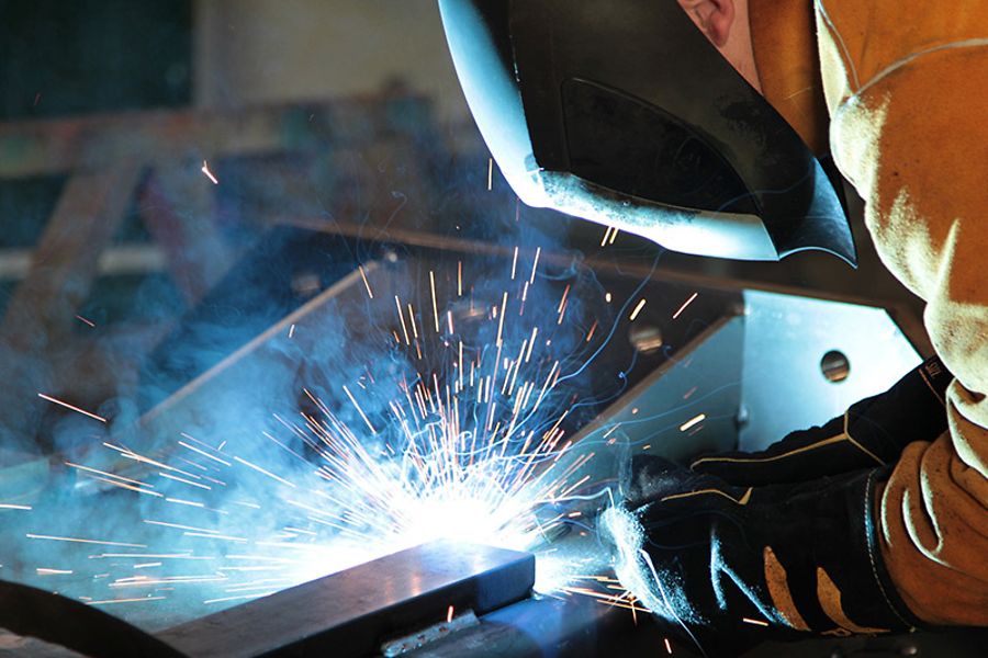 Schweißarbeit in der Industrie: Die Auftragslage ist gut