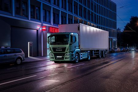 Studie der Elektro-Sattelzugmaschine von MAN