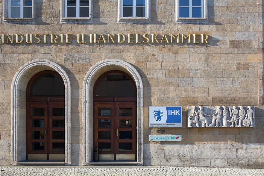 IHK-Geb&auml;ude in Wuppertal - Eingang