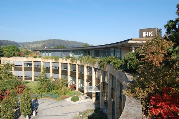 IHK-Geb&auml;ude im Herbstlicht