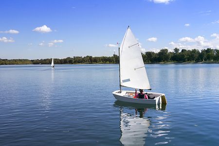 Segelboot auf dem Wasser