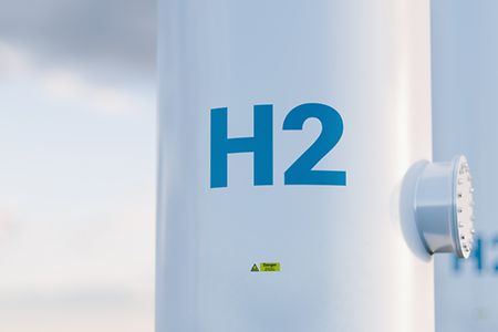 H2-Schriftzug