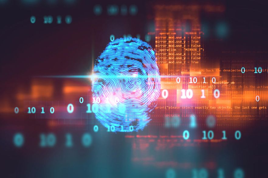 Fingerabdruck wird gescannt mit blauer Technologie
