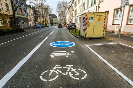 0319 Umweltspur Borsigplatz Schuetze 8272