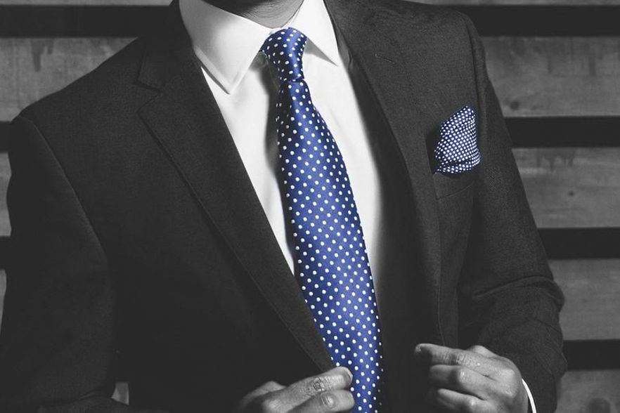 businessman-g299b59677_1920