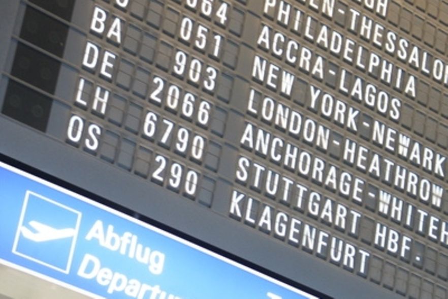 Anzeigetafel im Flughafen
