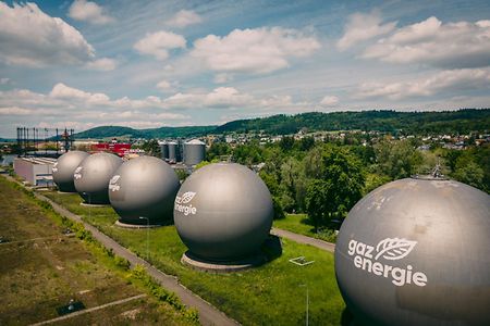 Gasspeicher nebeneinander