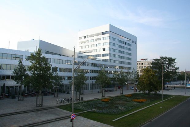 Blick auf den Nordkopf Tower in Wolfsburg.