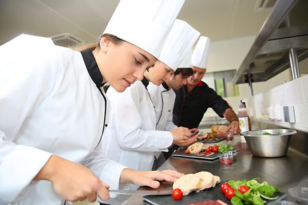 K&ouml;che in Ausbildung