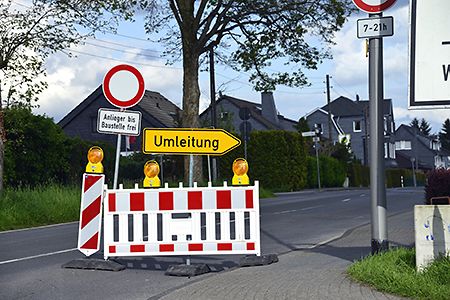 Baustelle Umleitung_AdobeStock_42134918