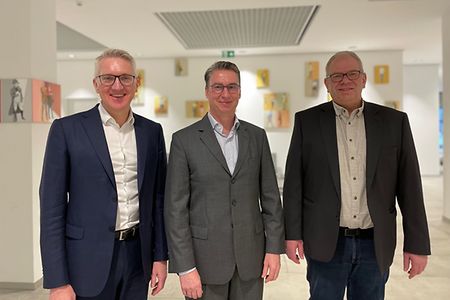 Raphael Jonas (links), Dr. Olaf Unruh und Theo Hillers (rechts)
