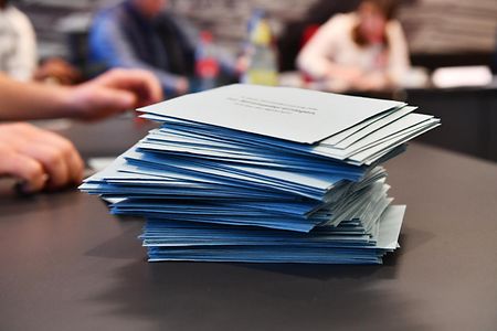 Wahlumschl&auml;ge gestapelt 