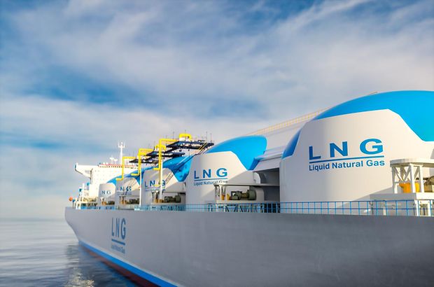 LNG-Transportschiff legt am Terminal an