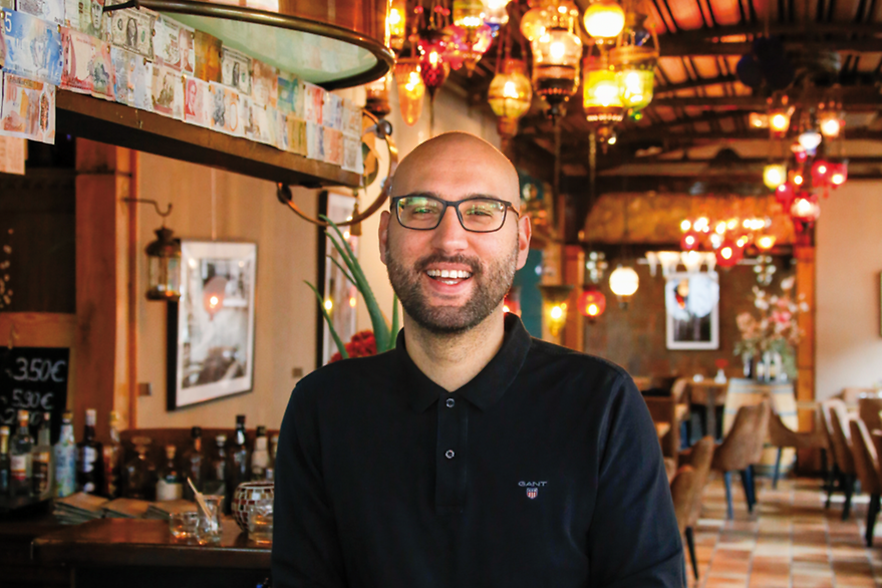 Levent Caliskan in seinem Restaurant "Alte Gundtei" in Heidelberg.