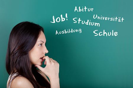 Frau nachdenkend