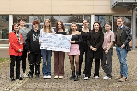 Scheck&uuml;bergabe BOF 5000 Gymnasium Landsberg