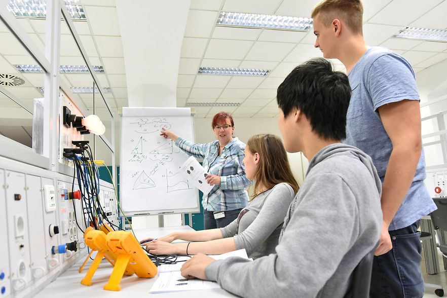 Ausbildung AdobeStock_406727540