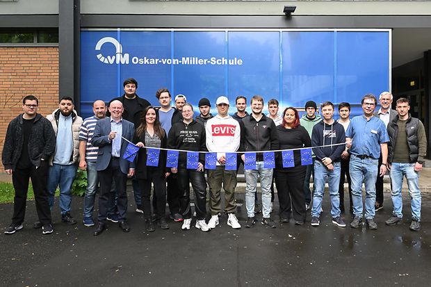 Gruppenfoto anl&auml;sslich des IHK-Projekttages zur Europ&auml;ischen Union