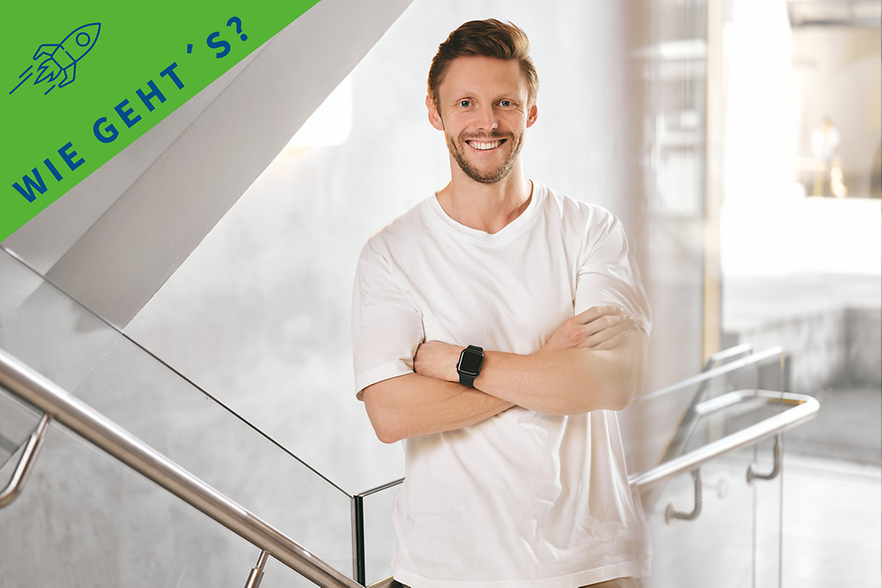 Portrait Vennemann, verschr&auml;nkte Arme, l&auml;chelt