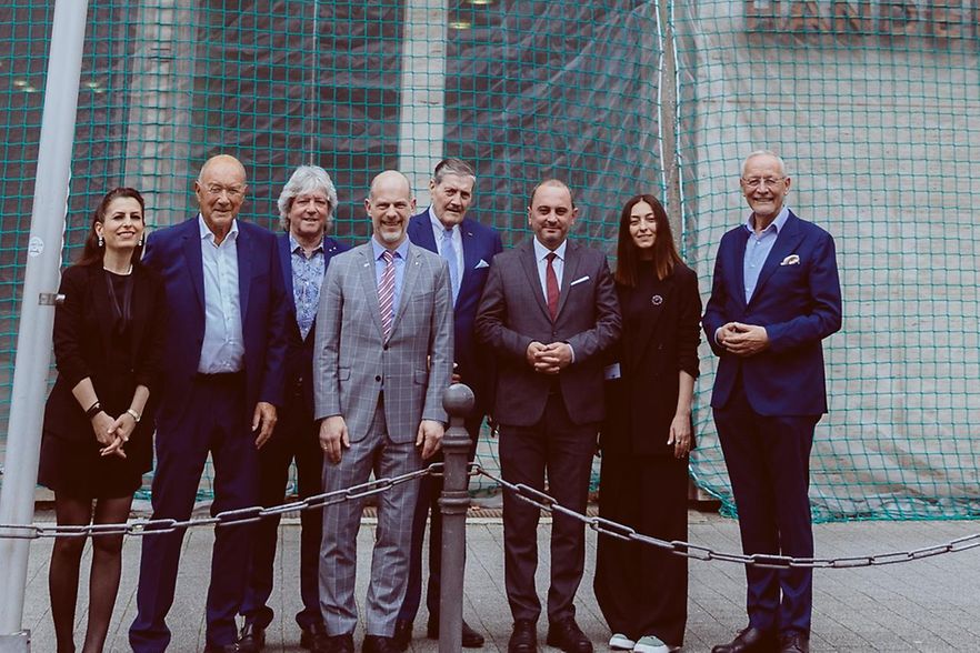 Verterter der armenische Delegation mit der Gesch&auml;ftsf&uuml;hrung der IHK Karlsruhe