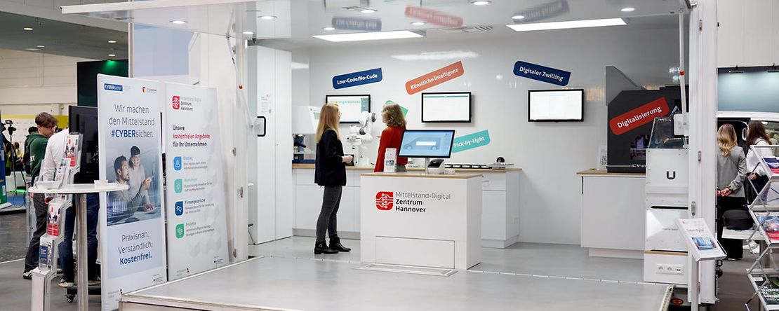 Blick auf einen Infostand des Mittelstand-digital Zentrums