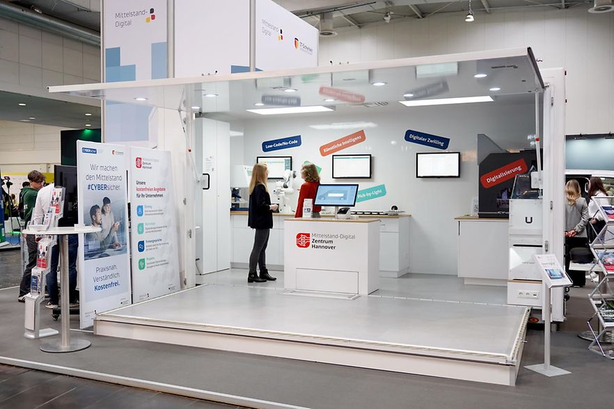 Blick auf einen Infostand des Mittelstand-digital Zentrums