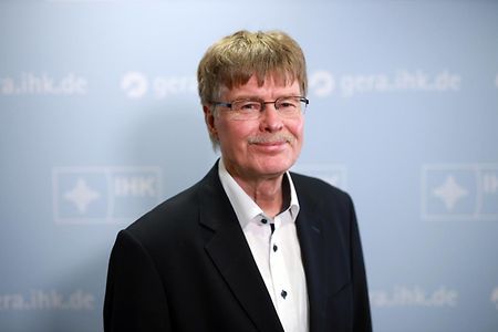 Dr_Ralf_Uwe_Bauer_0Q8A5600_Inet