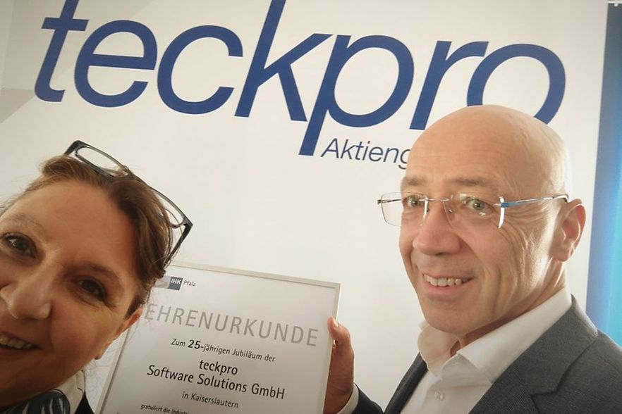 Veronika Pommer mit Michael Littig, einer der beiden Gesch&auml;ftsf&uuml;hrer