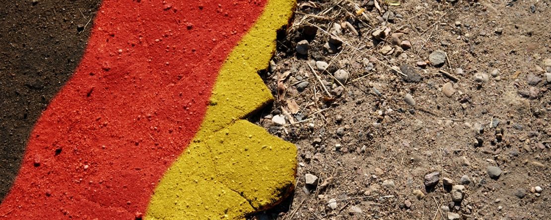 Business,And,Politics,Concept.,A,Crisis.,Flag,On,The,Broken