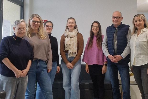 Gruppenfoto Gemeinsam stark: Inklusion und F&ouml;rderung von Menschen mit Behinderung im Arbeitsmarkt