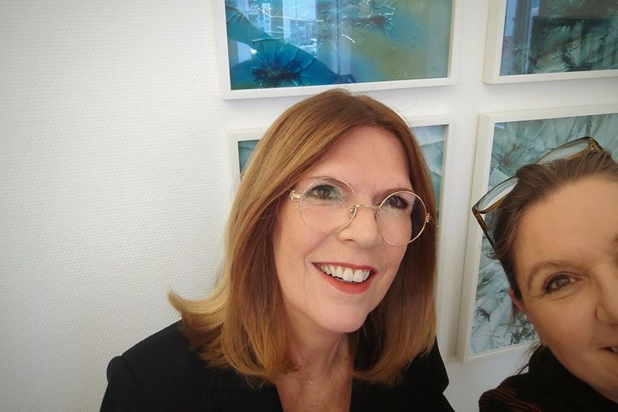 Gesch&auml;ftsf&uuml;hrerin Maria Anst&auml;th vom Versicherungsb&uuml;ro Nagel mit Veronika Pommer