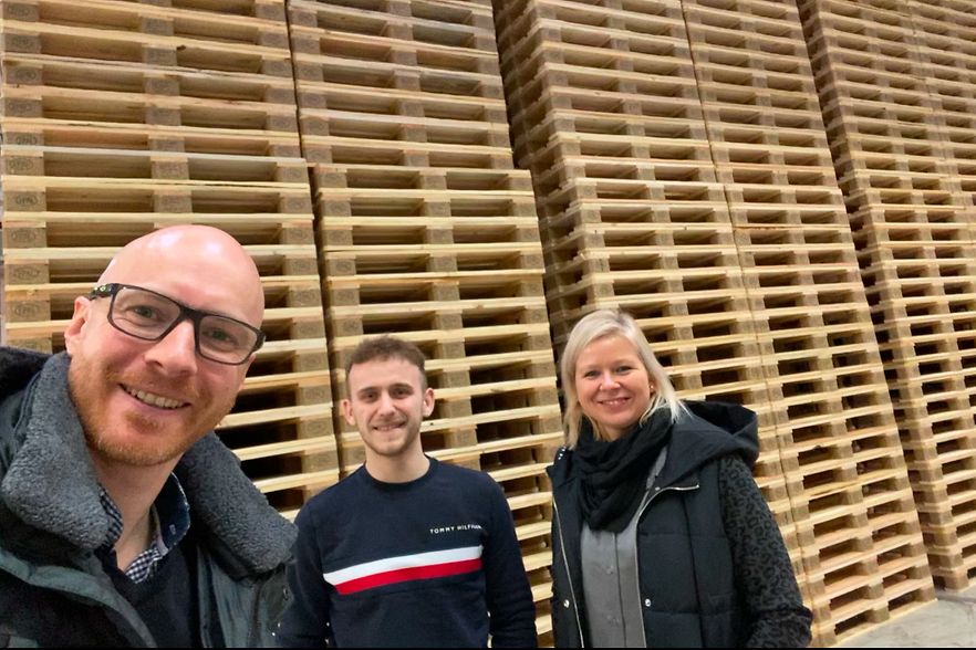 Firmenbesuch von Jonas Klein und Melanie Matulla bei G&ouml;lz Paletten GmbH