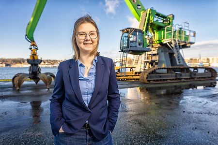 Annika-Fee Schulz, CJBW Schiffsmakler, im Flensburger Hafen
