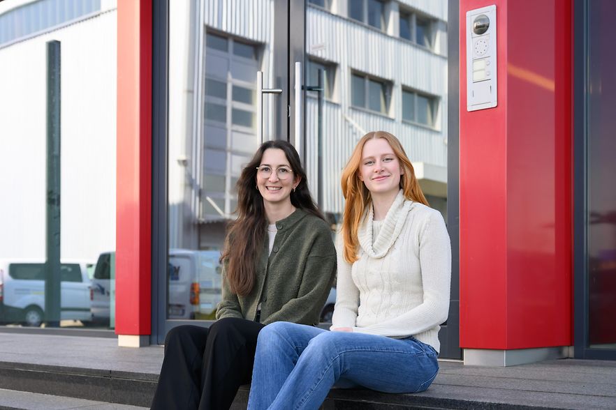 Kira Weyand (r.) und Anja Kreuer
