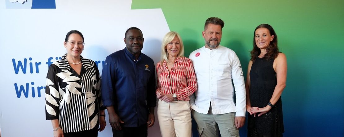 Impressionen vom IHK-Fr&uuml;hjahrsempfang mit Nelson M&uuml;ller, Ulrike von der Groeben und Mike S&uuml;sser