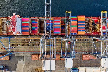 containerhafen-pexels-tomfisk