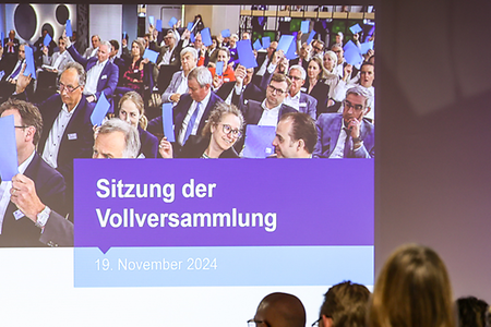 Abstimmung der Vollversammlung
