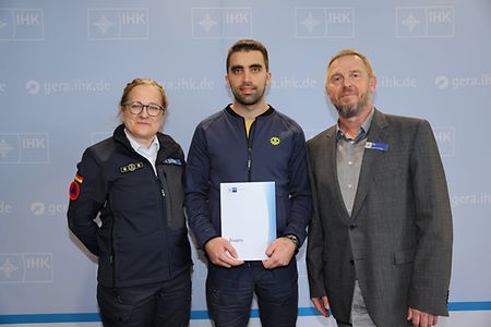 Web_Zeugnisuebergabe_THW_IHK_OT_20251119