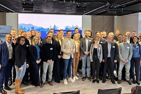 Gruppenbild aller Teilnehmer