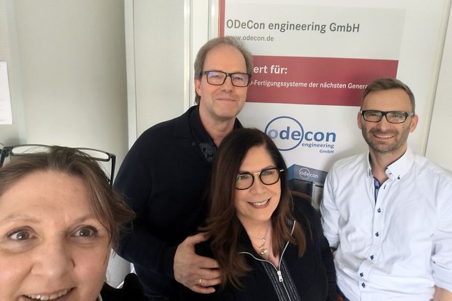Unternehmensbesuch bei Odecon, Veronika Pommer und Tobias Tr&uuml;mner mit Pia und Oliver Schulte