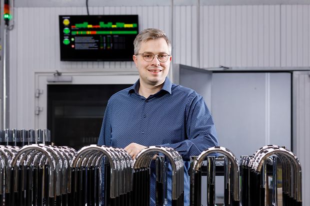 Dr.Johannes Bix