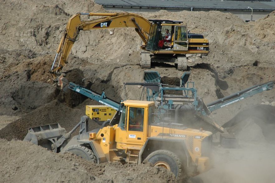 Bagger in Baugrube