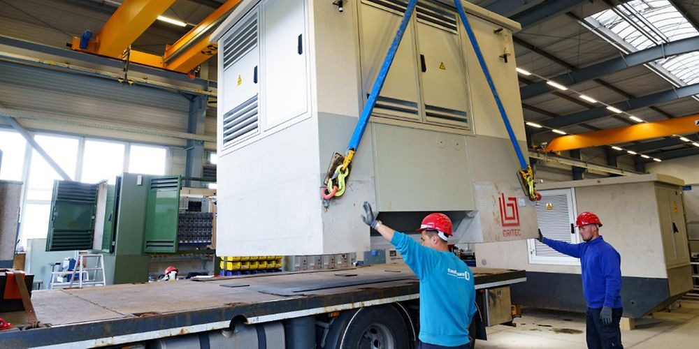 Bei Transformare wird eine Trafostation verladen.