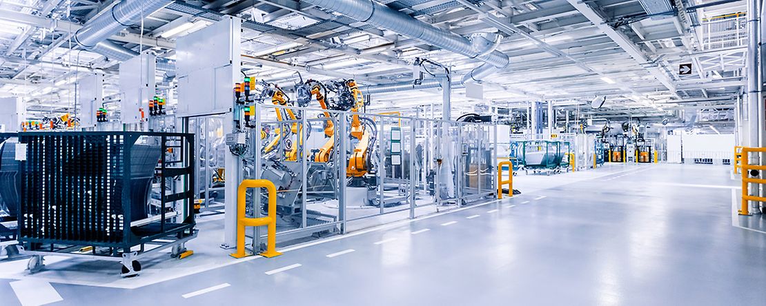 Roboter in einer Autofabrik